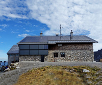 Wohliges Raumklima auf der Fiderepasshütte