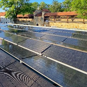 Sonnenstrom & Denkmalschutz - PV-Anlage für Gewerbe